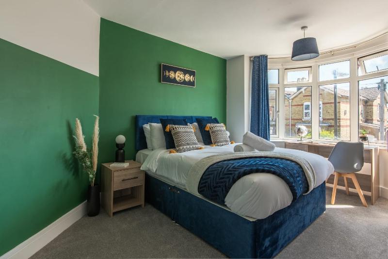 Spacious 3-Bedroom Stunning Southampton House with Garden & Parking City Centre Retreat Great for Families by Blue Puffin Stays - image 32