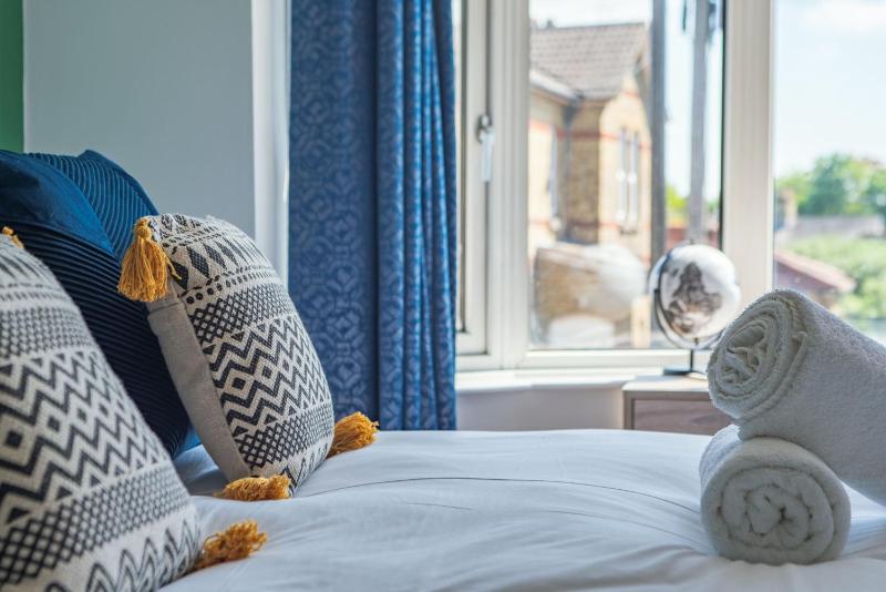 Spacious 3-Bedroom Stunning Southampton House with Garden & Parking City Centre Retreat Great for Families by Blue Puffin Stays - image 40