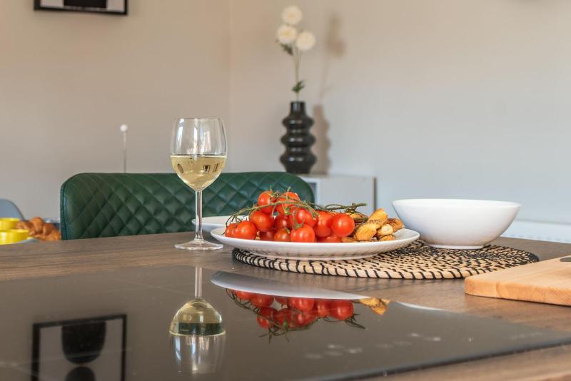 Spacious 3-Bedroom Stunning Southampton House with Garden & Parking City Centre Retreat Great for Families by Blue Puffin Stays - image 12