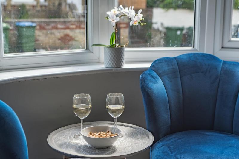 Spacious 3-Bedroom Stunning Southampton House with Garden & Parking City Centre Retreat Great for Families by Blue Puffin Stays - image 41