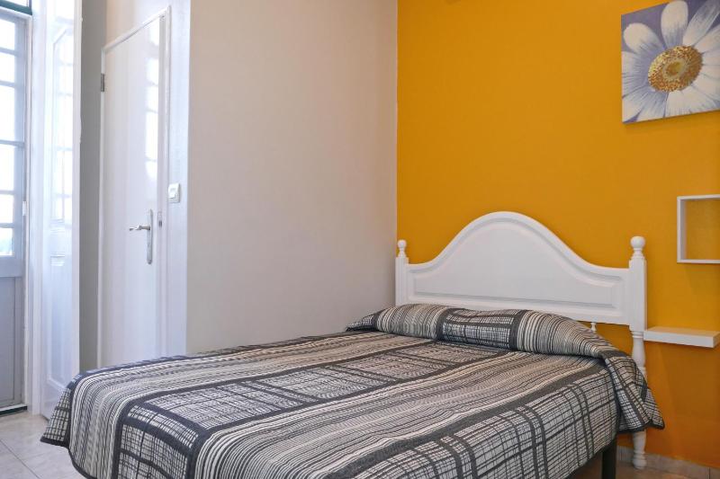 Single Room image 2