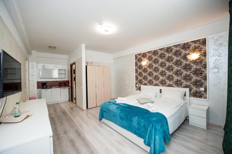 Apartment with Terrace image 4