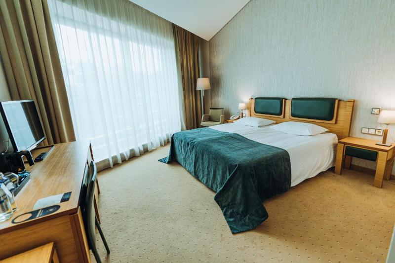 Double Room with Balcony with Spa Access image 1