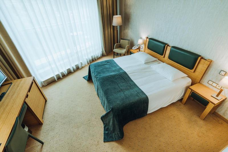 Double Room with Balcony with Spa Access image 3
