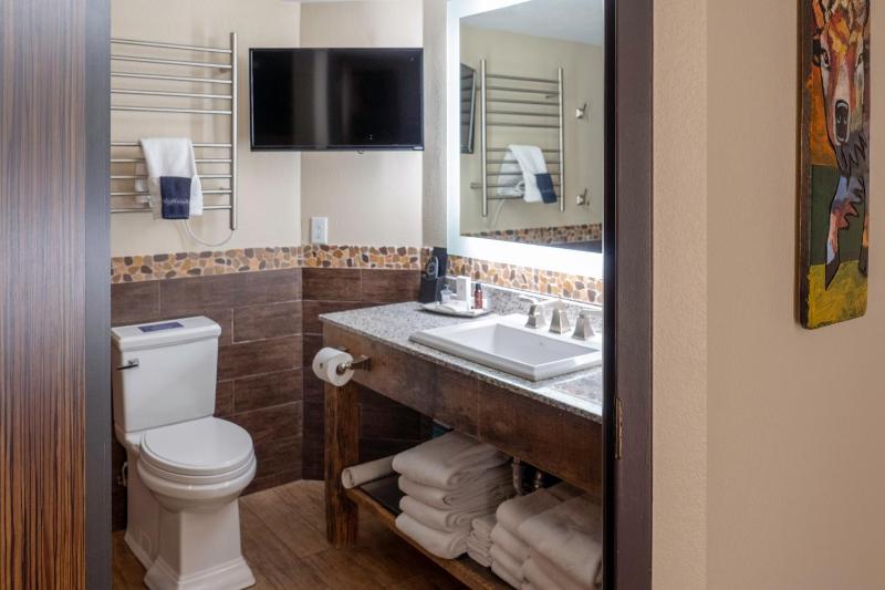 Two-Bedroom Suite image 4