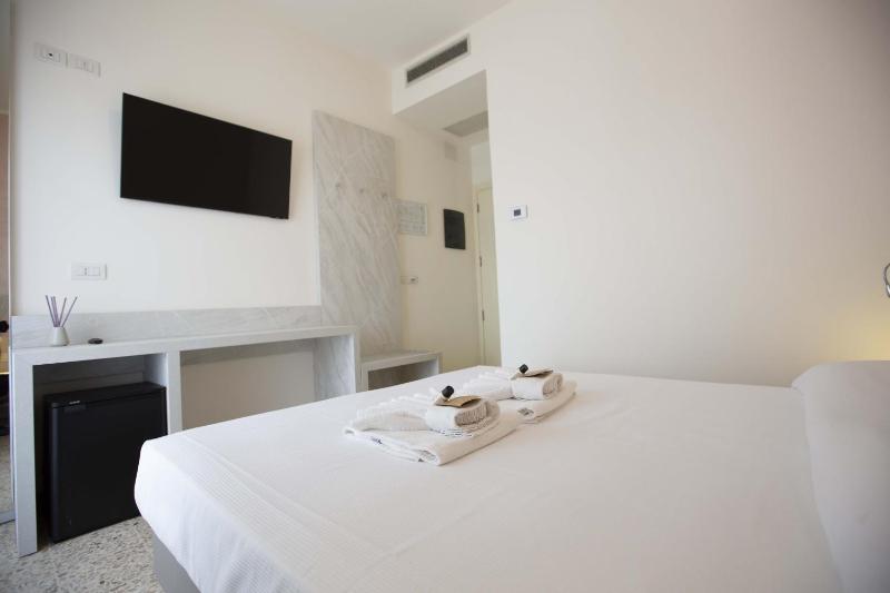 Double or Twin Room with Balcony image 1