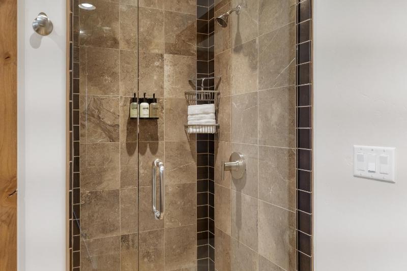 Edgemont 2603 - Luxury Condo Slope Views True Ski-in Ski-out Access & Winter Shuttle! - image 2