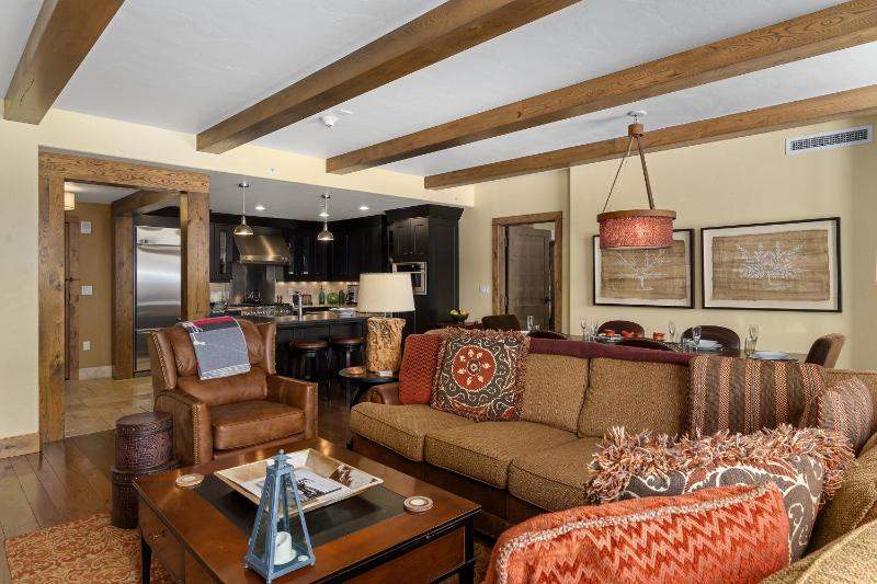 Edgemont 2603 - Luxury Condo Slope Views True Ski-in Ski-out Access & Winter Shuttle! - image 11