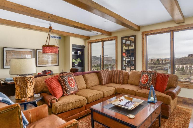 Edgemont 2603 - Luxury Condo Slope Views True Ski-in Ski-out Access & Winter Shuttle! - image 1