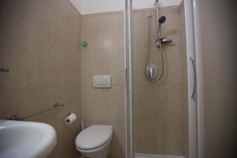 Deluxe Family Room image 3