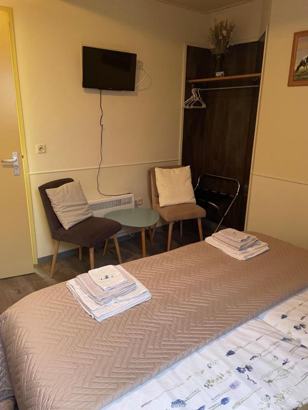 Standard Double Room image 4