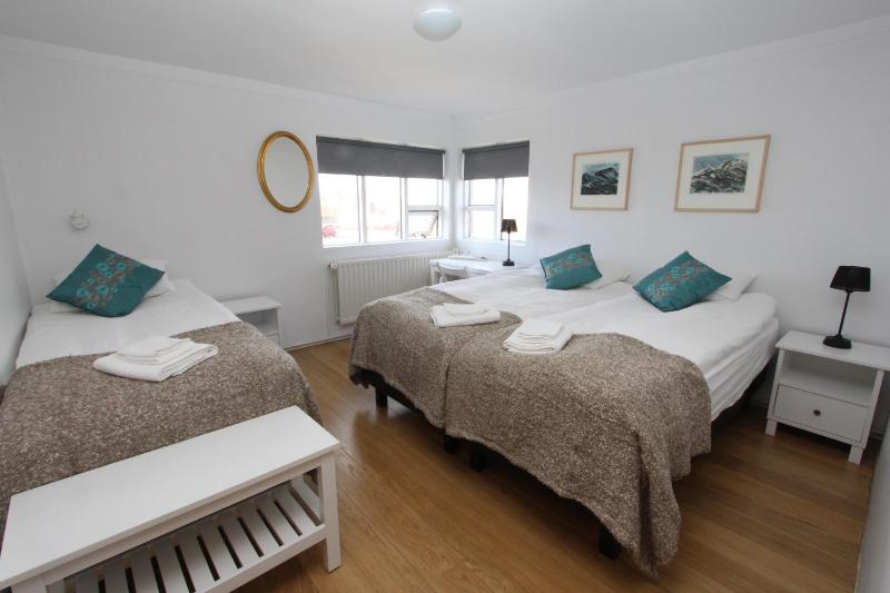 Double or Twin Room with Shared Bathroom and Sea View image 2
