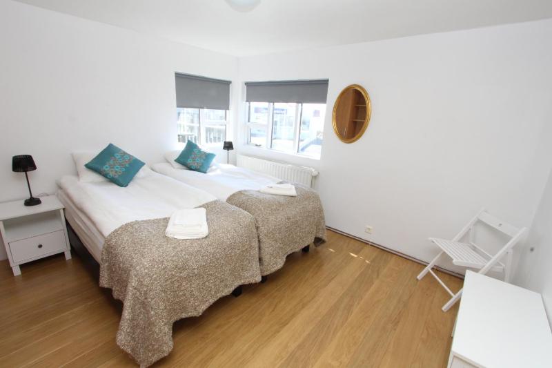 Double or Twin Room with Shared Bathroom and Sea View image 4