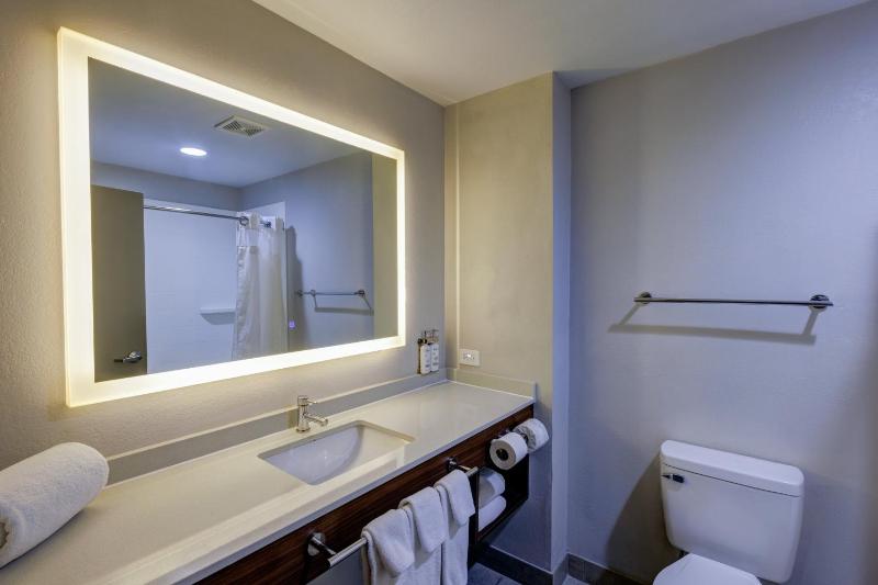 Standard Room image 2