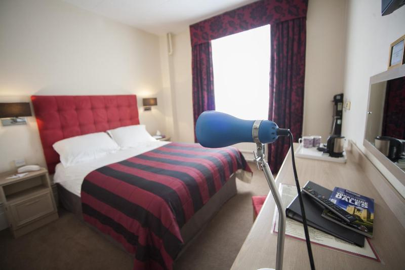 Double Room image 3
