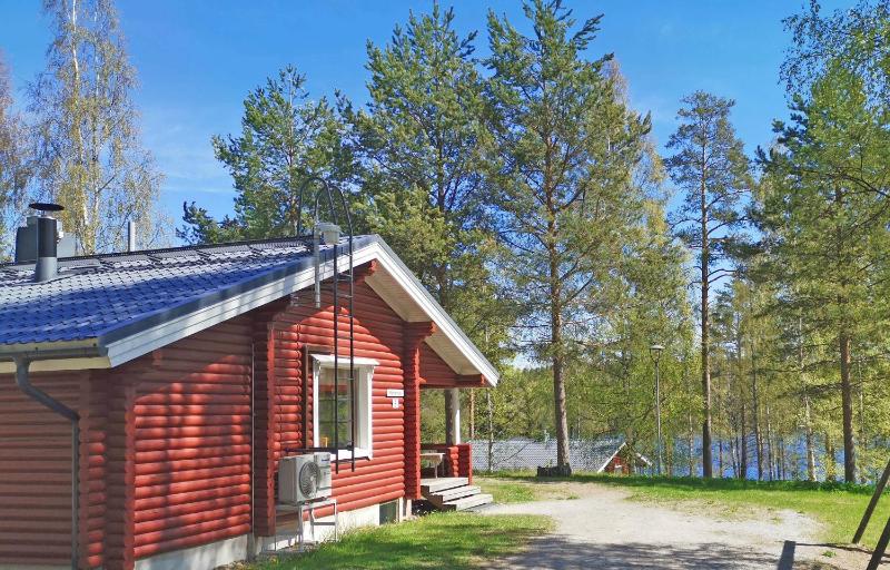 Two-Bedroom Cottage with Sauna image 1