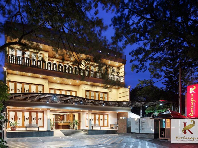 Kertanegara Premium Guest House - image 1