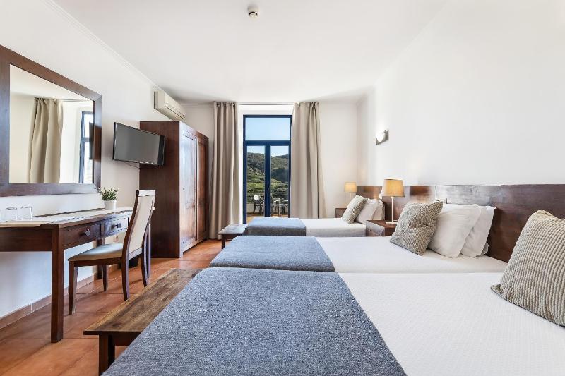 Triple Room with River View image 1