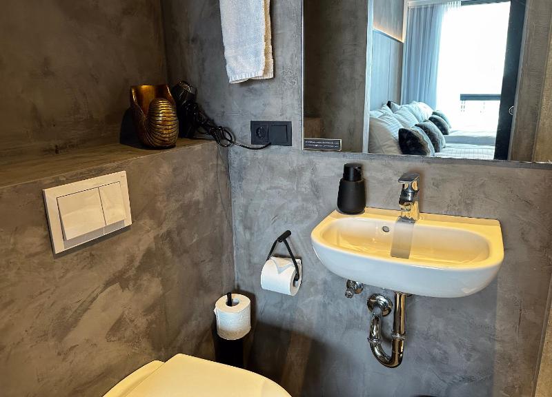 Quadruple Room with Private Bathroom image 4