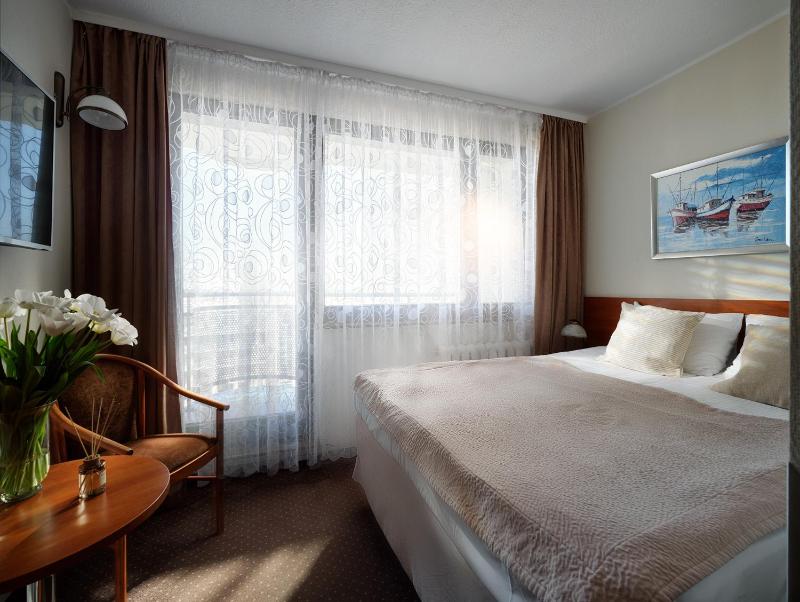 Small Single Room image 3