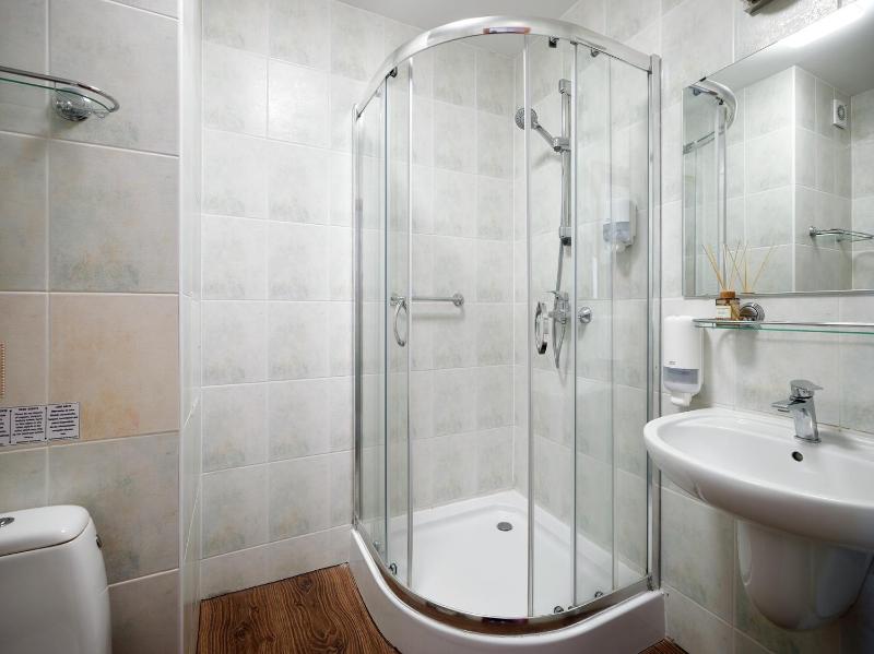 Small Single Room image 2