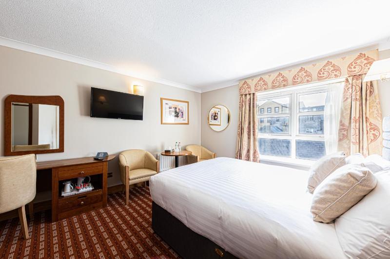 Double Room with Street View image 3