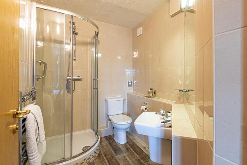 Double Room with River View image 3