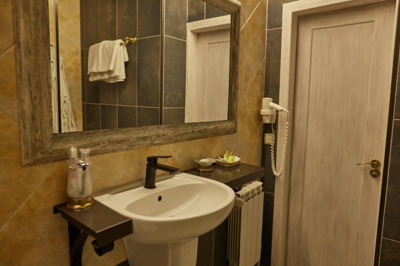 Suite with River View image 3