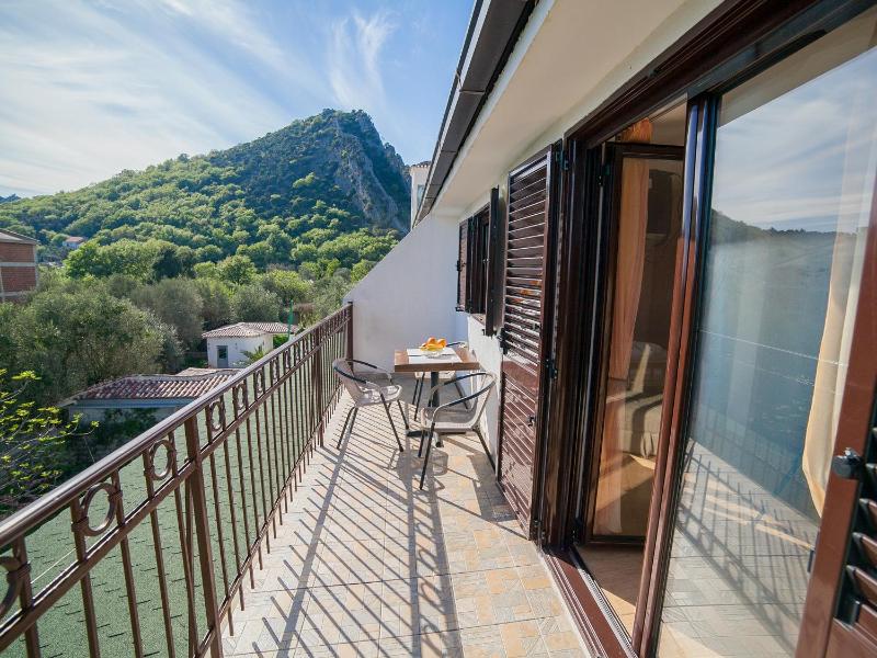 Studio with Balcony and Sea View (3 Adults) image 4