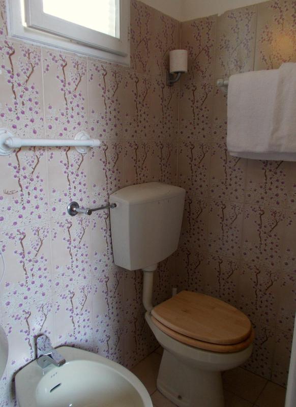 Comfort Quadruple Room image 3