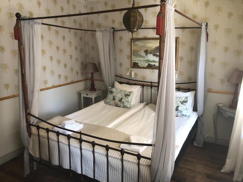 Standard Double Room image 2