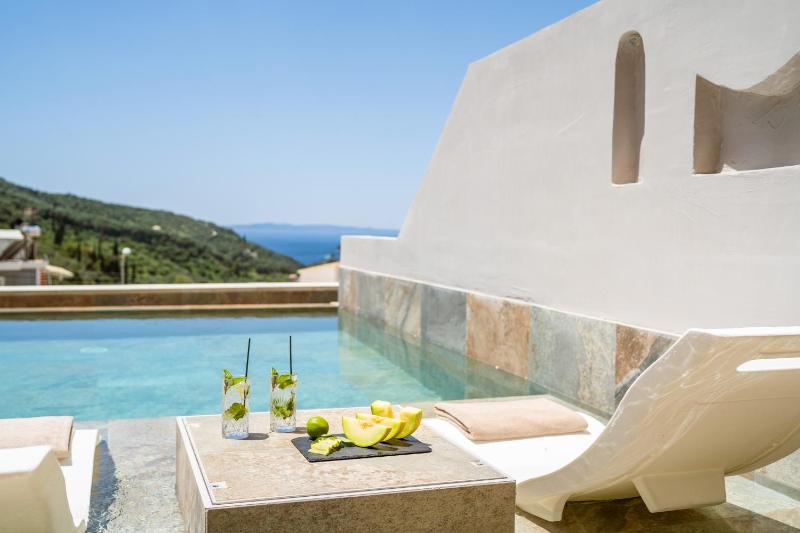 Salvator Villas & Spa Hotel - image 38