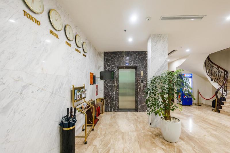 One Hotel - image 13