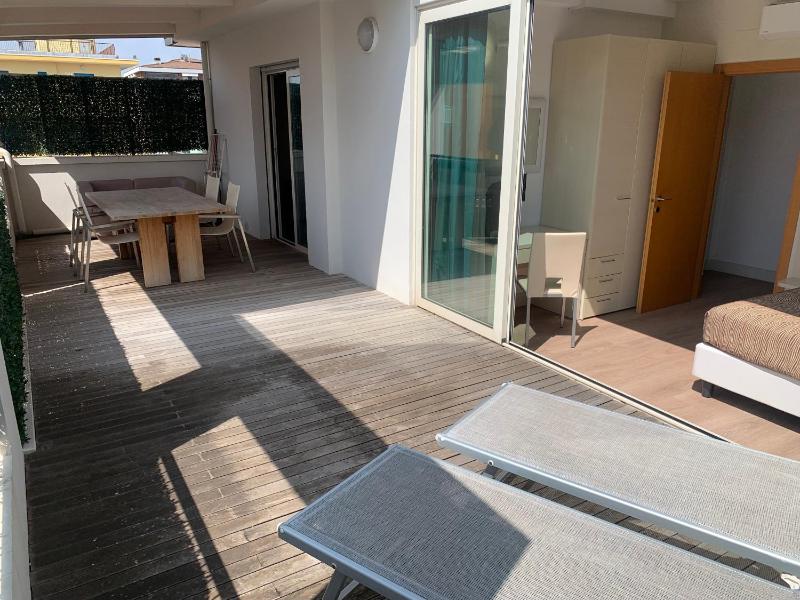 One-Bedroom Apartment - Penthouse  image 3