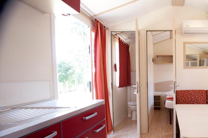 Superior Two-Bedroom Mobile Home (4 Adults) image 4