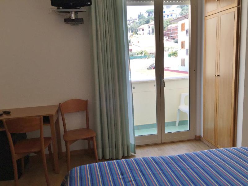 Quadruple Room image 3