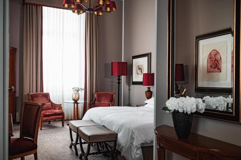 Grand Deluxe Double Room image 4