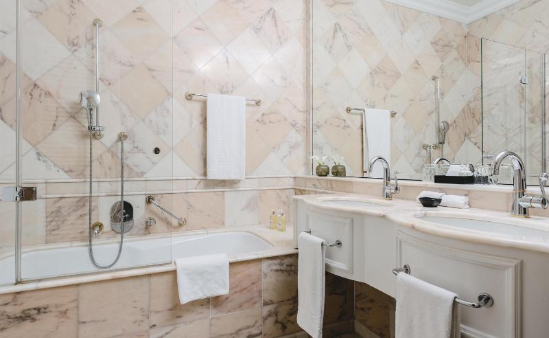 Grand Superior Double image 2