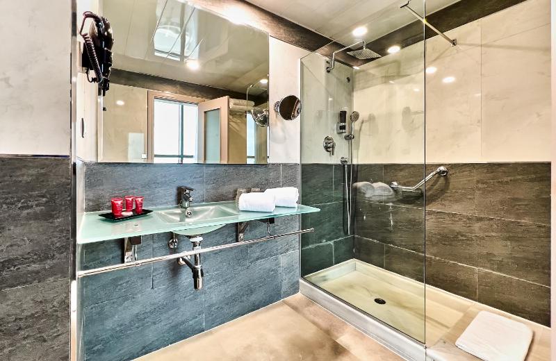 Comfort Triple Room image 2