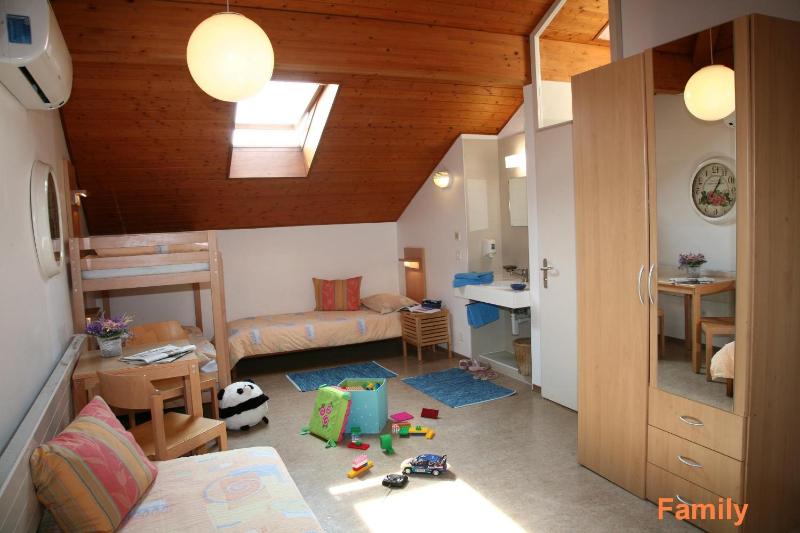 Comfort Quadruple Room image 3