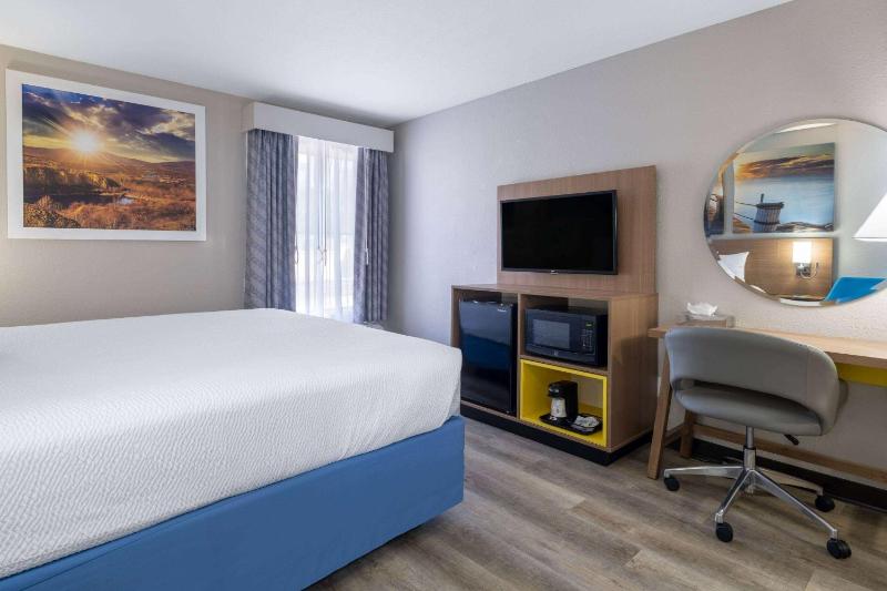 King Room - Disability Access/Non-Smoking image 3