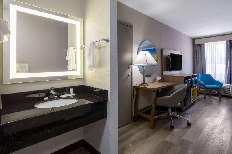 King Studio Suite - Non-Smoking image 3