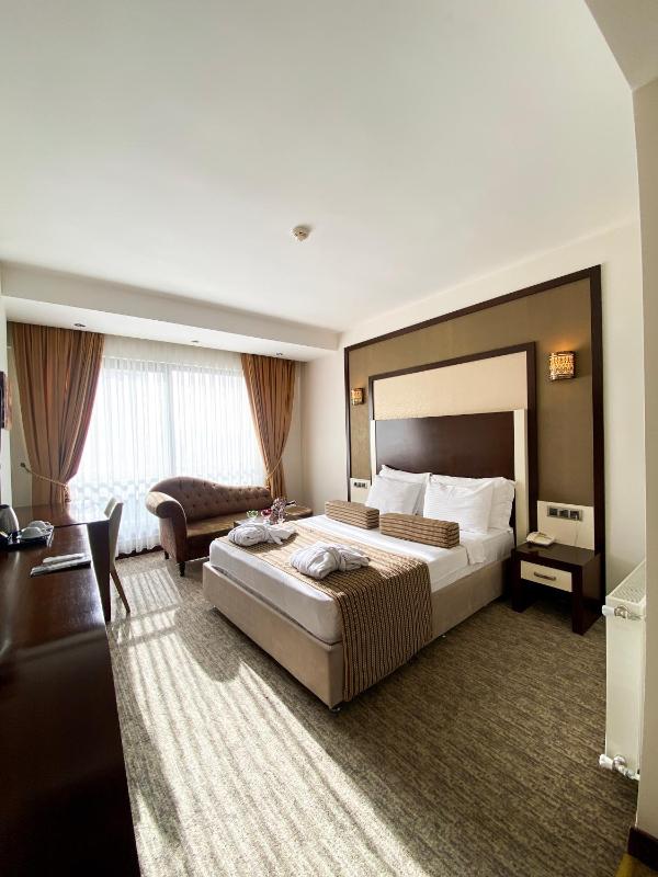 Standard Double Room image 1