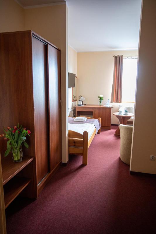 Double Room with Extra Bed image 1