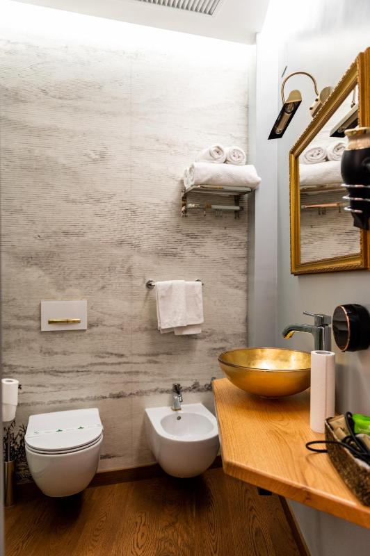 Queen Cattleya Suite - image 11