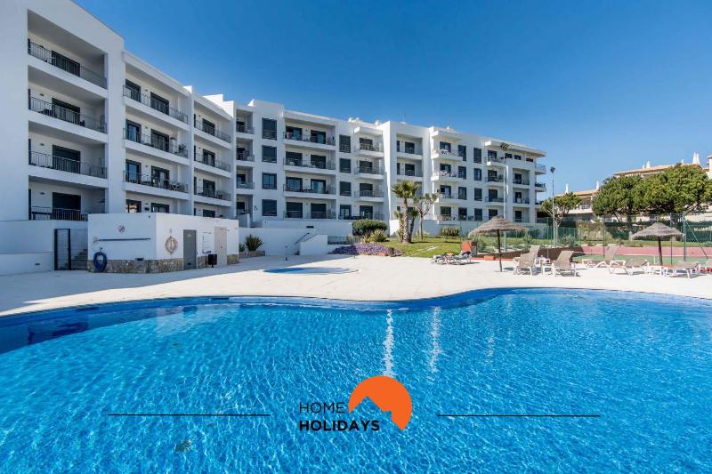 #107 1BR Ocean View Pool & Relax Area - image 1