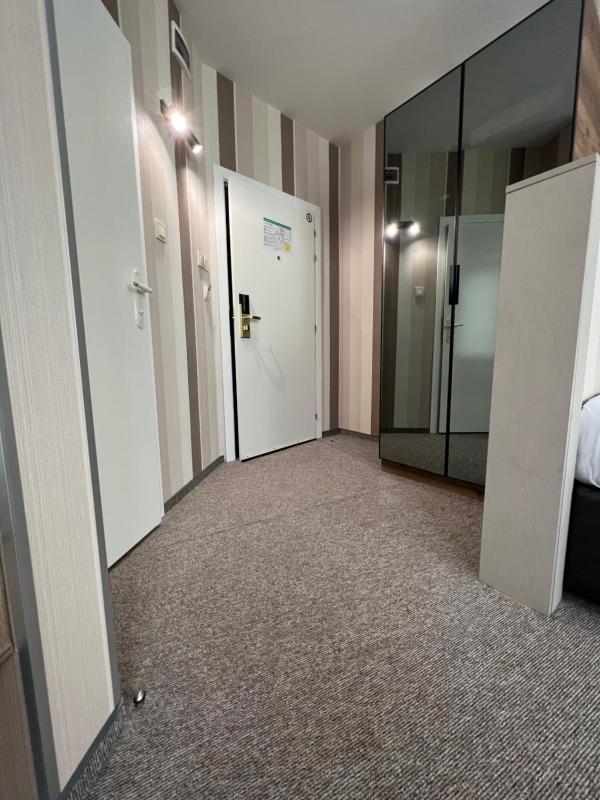 Large Twin Room image 2