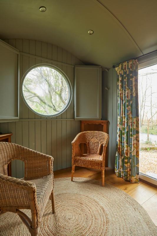 Dog Friendly Shepherd's Hut image 4