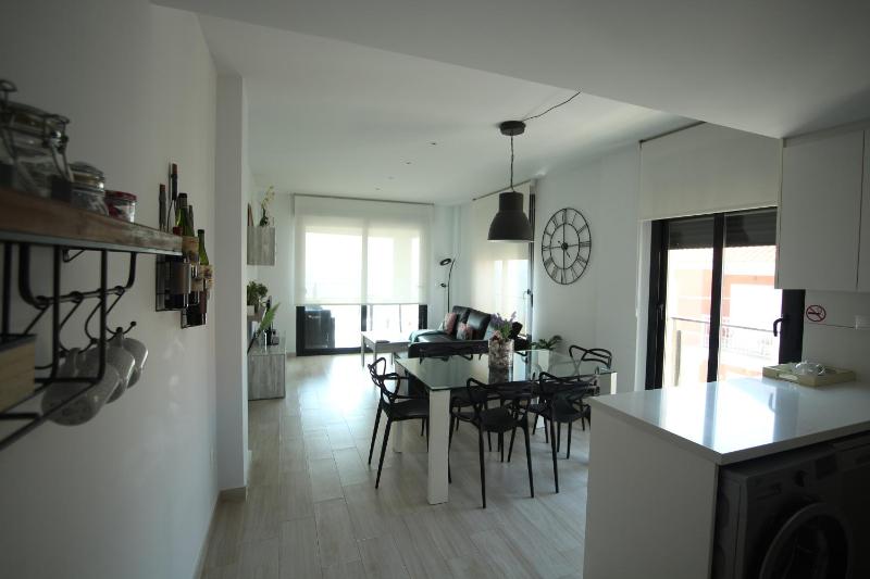 Luxury and Modern Beach Apartment with Sea Views - image 24