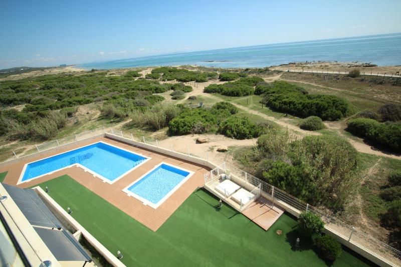 Luxury and Modern Beach Apartment with Sea Views - image 29